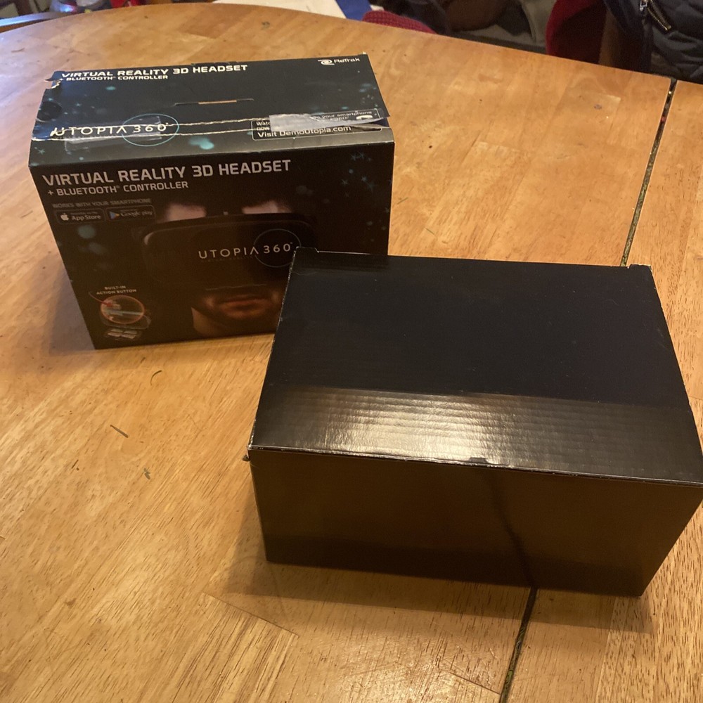 Virtual Reality 3D Headset Bluetooth Controller ReTrak Utopia 360 Smartphone