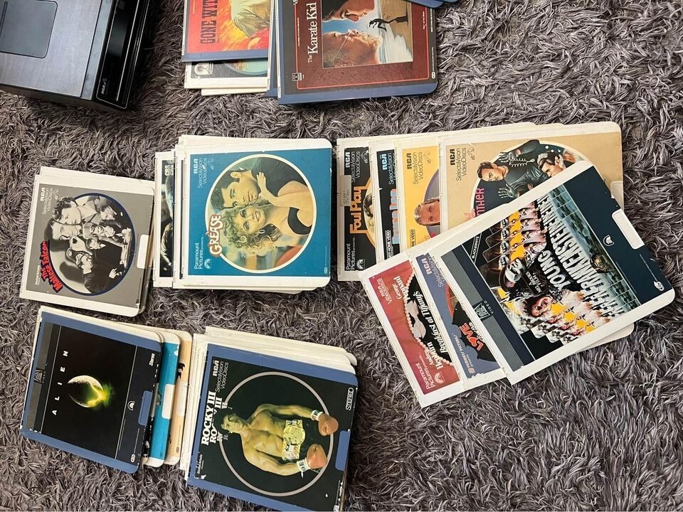 RCA Selectavision VideoDisc Player SFT W 100 System Powers On Untested + 45 DISC