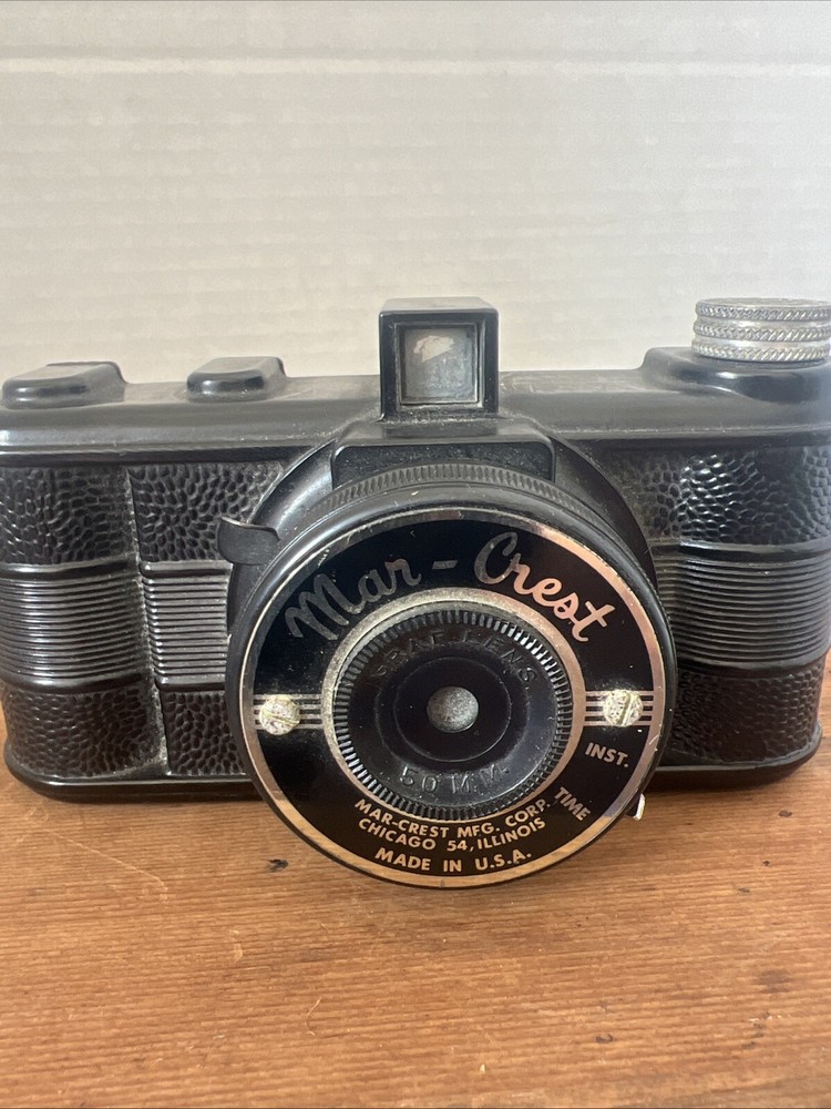 Vintage Mar-Crest Camera Plastic Camera, Untested
