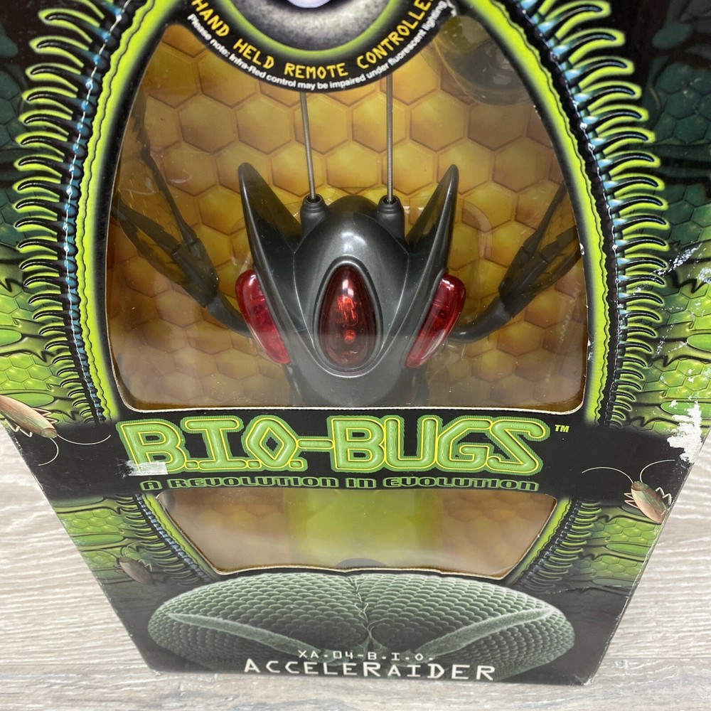 BIO Bugs ACCELERAIDER Remote Control R/C Bug Toy Robot Wow Wee 2003 NIB SEALED