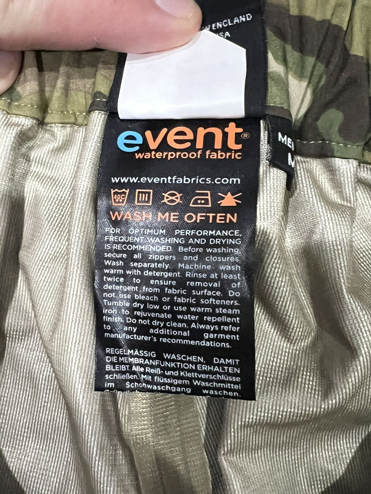 Wild Things multicam waterproof hardshell pants, Medium