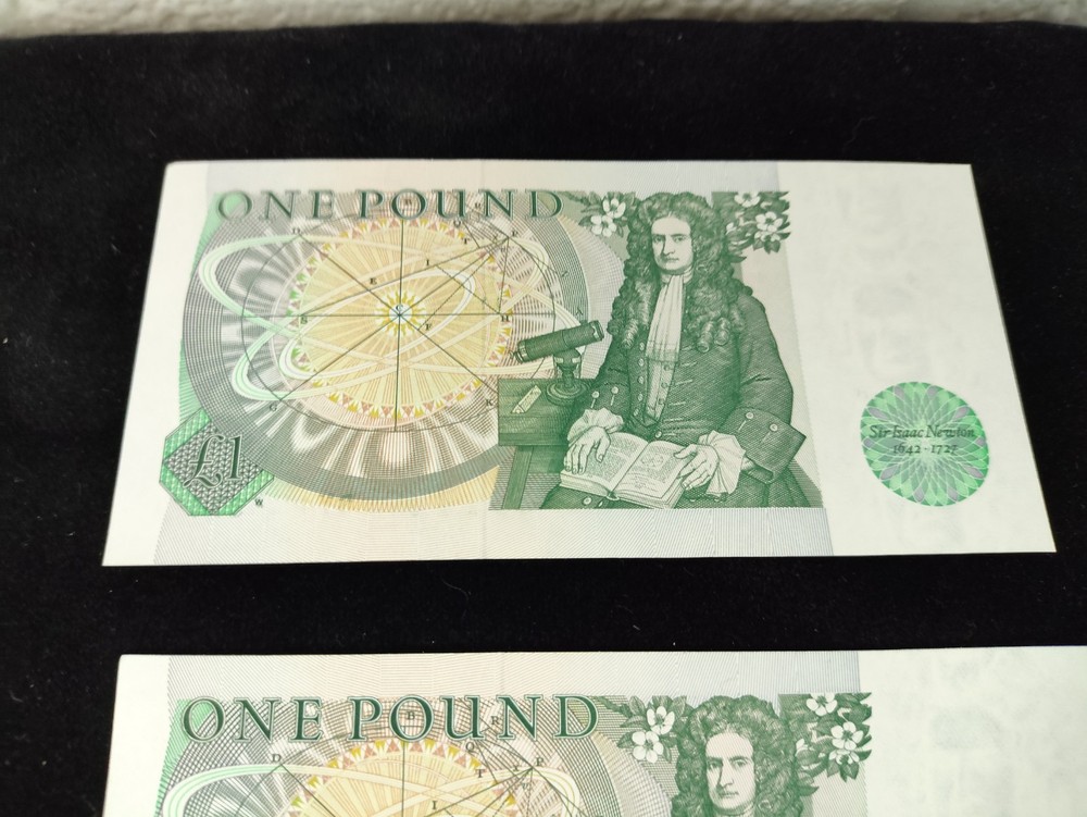4 x Uncirculated Consecutive Numbered £1 One Pound Banknotes - Somerset - 74-77