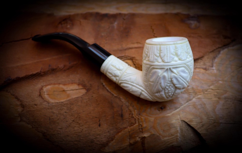 Half BentModel Grape Leaf Pattern Meerschaum Pipe With Leather Case-Astaş Meers.