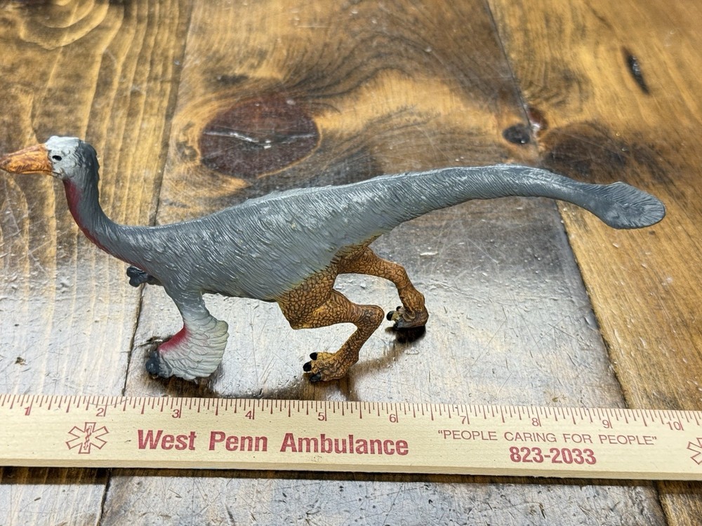 Schleich like Gallimimus dinosaur model