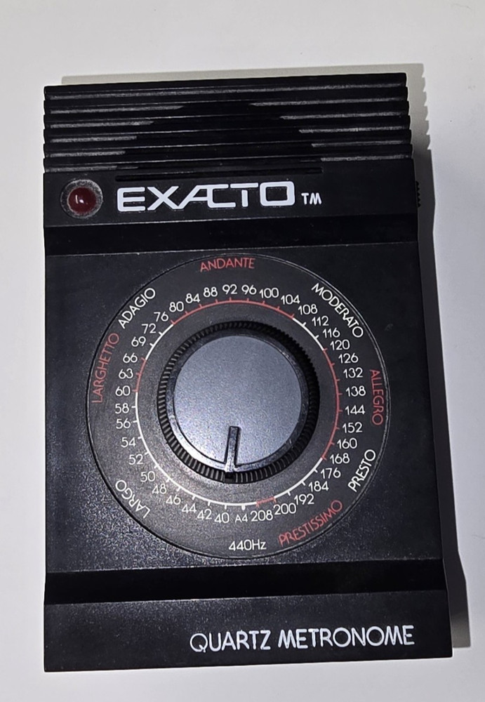 Exacto Quartz Metronome w/ Retractable Stand