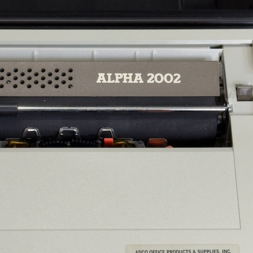 Royal Alpha 2002 Typewriter w/ Hard Case - Tested - Read Desc