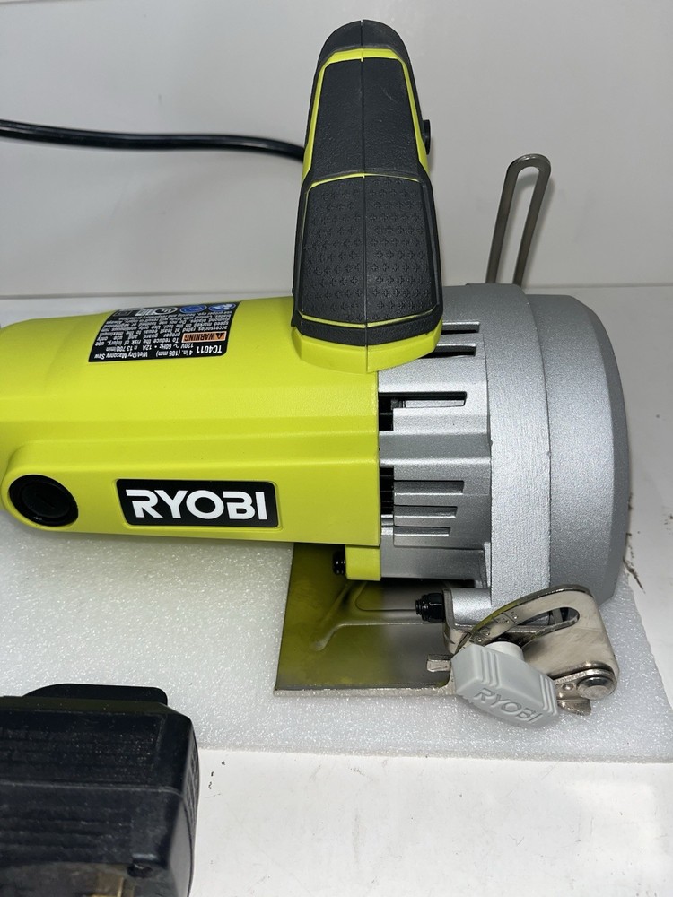 RYOBI "4" HAND HELD TILE SAW (Missing Parts)