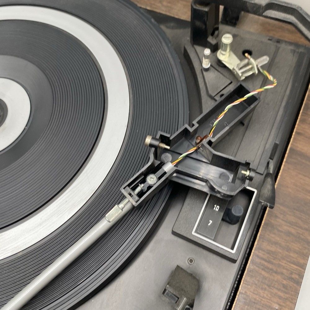 Zenith IS4040 Integrated Stereo System