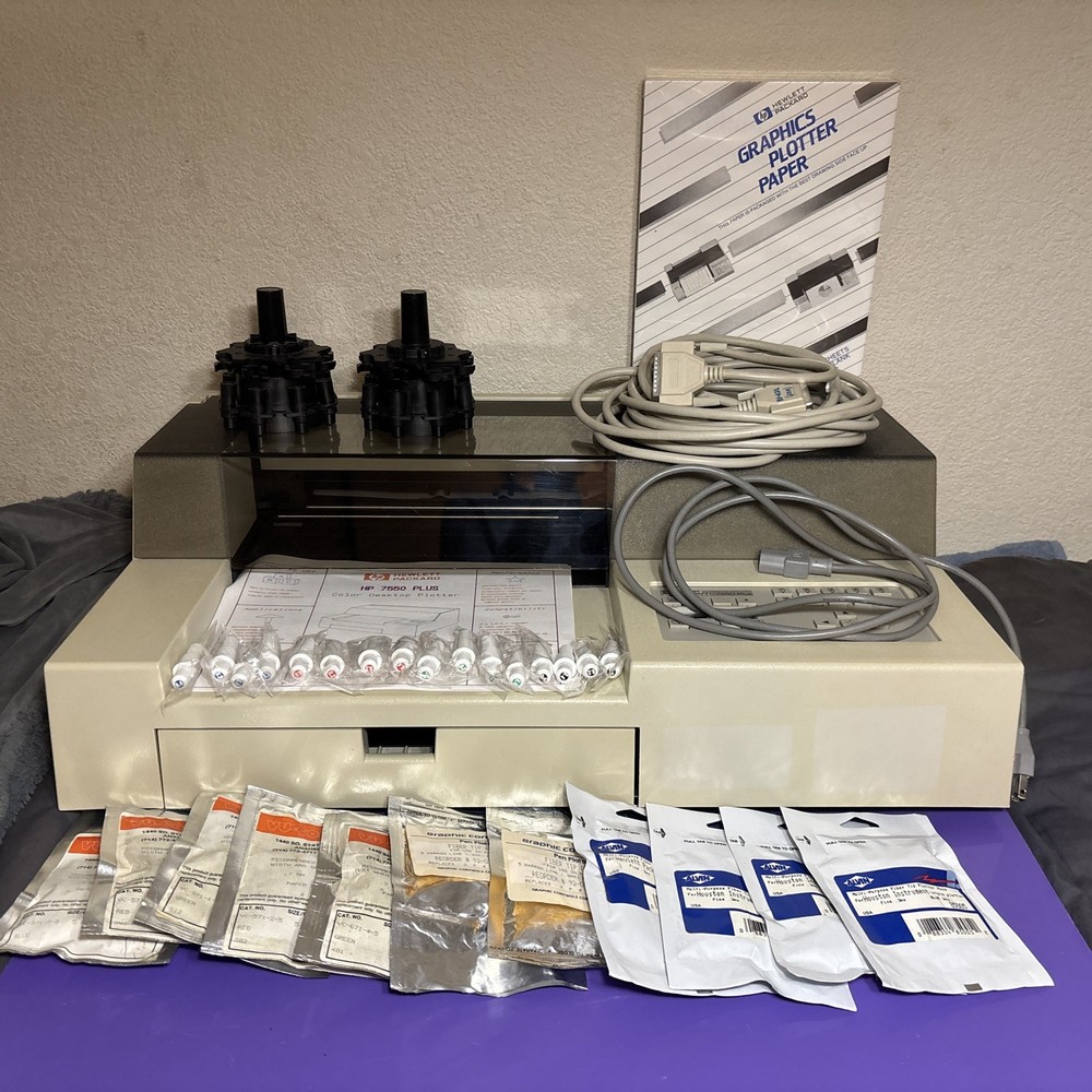 Hewlett-Packard  HP 7550 Plus Plotter With Accessories. Tested demo/works