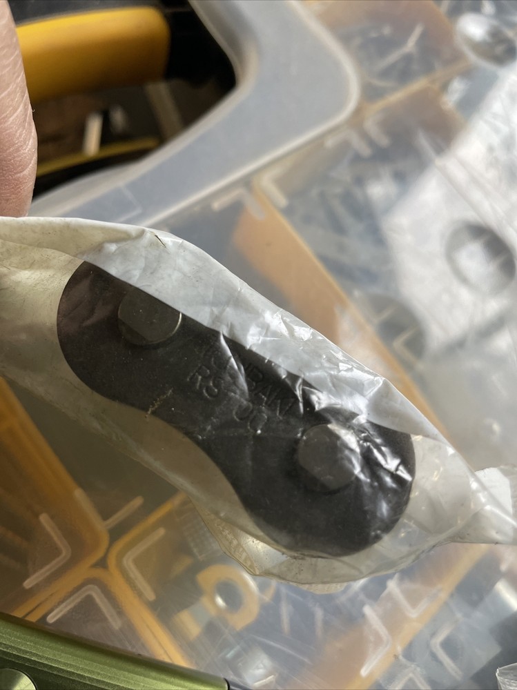 Tsubaki RS100 Roller Chain Link