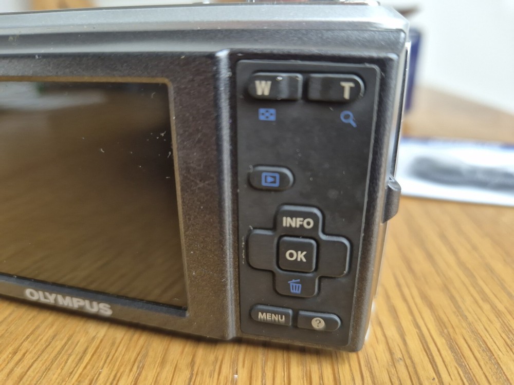 Olympus 559/3385 Digital Camera - Parts Only box24