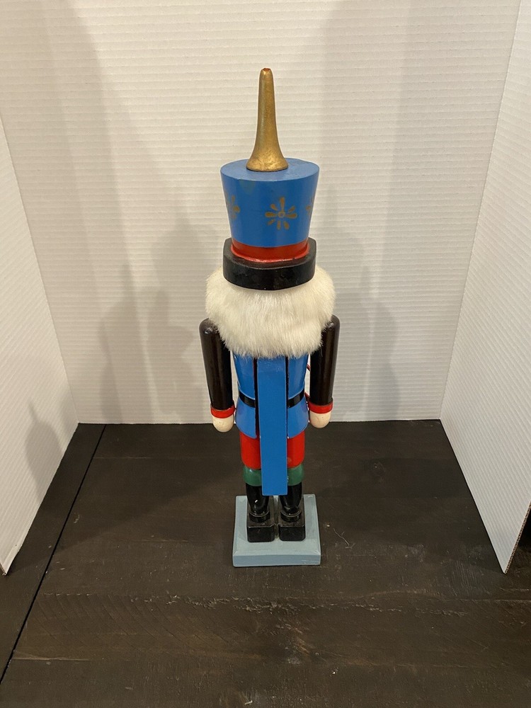 Nutcracker Holding Bugle 17 1/2 in
