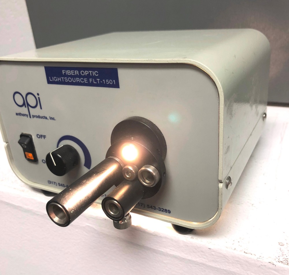 API FLT-1501 Fiber Optic Light Source 1501 Lightsource