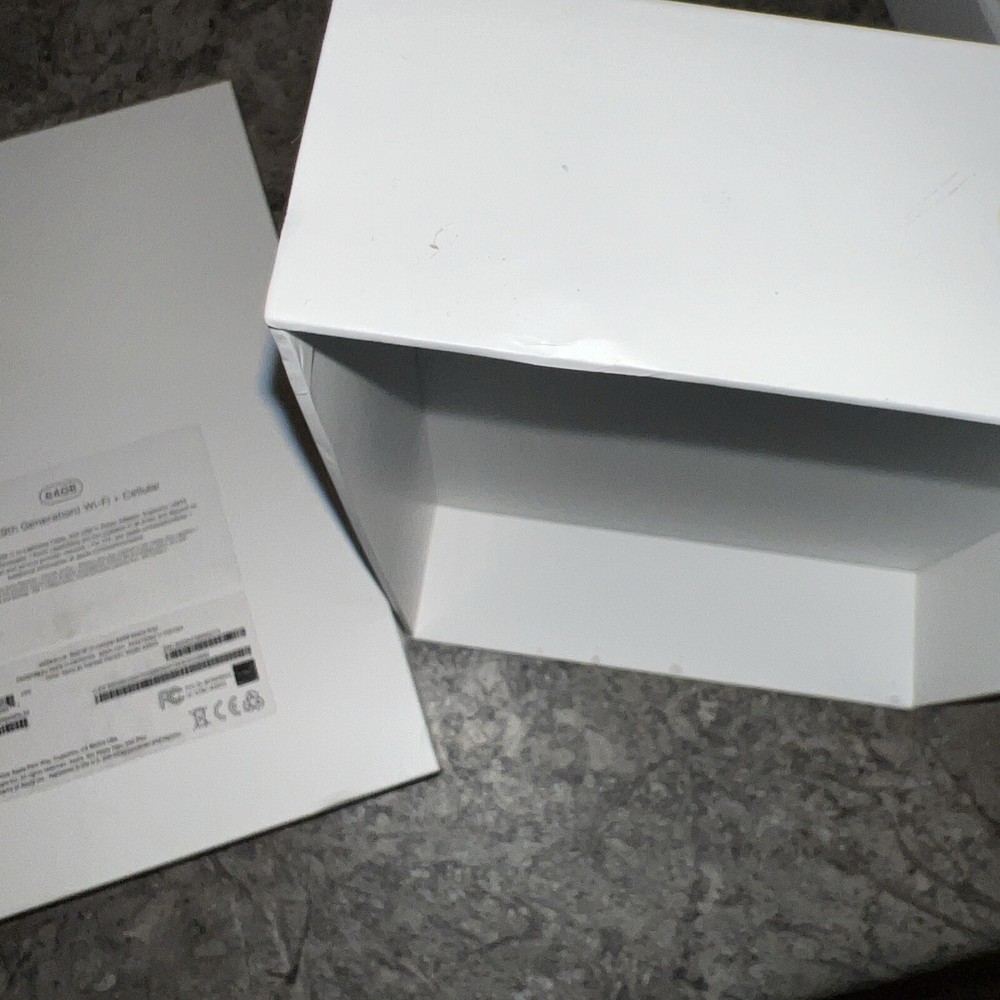 Apple iPad EMPTY BOX For A 64GB (9th Generation)