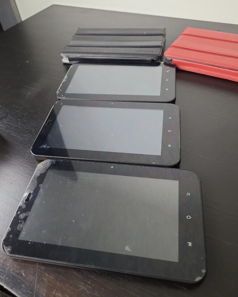 3 Hkc tablets p771a and 2 cases