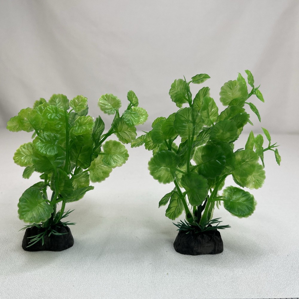 2 PC Xunyee Plastic Aquarium Plants