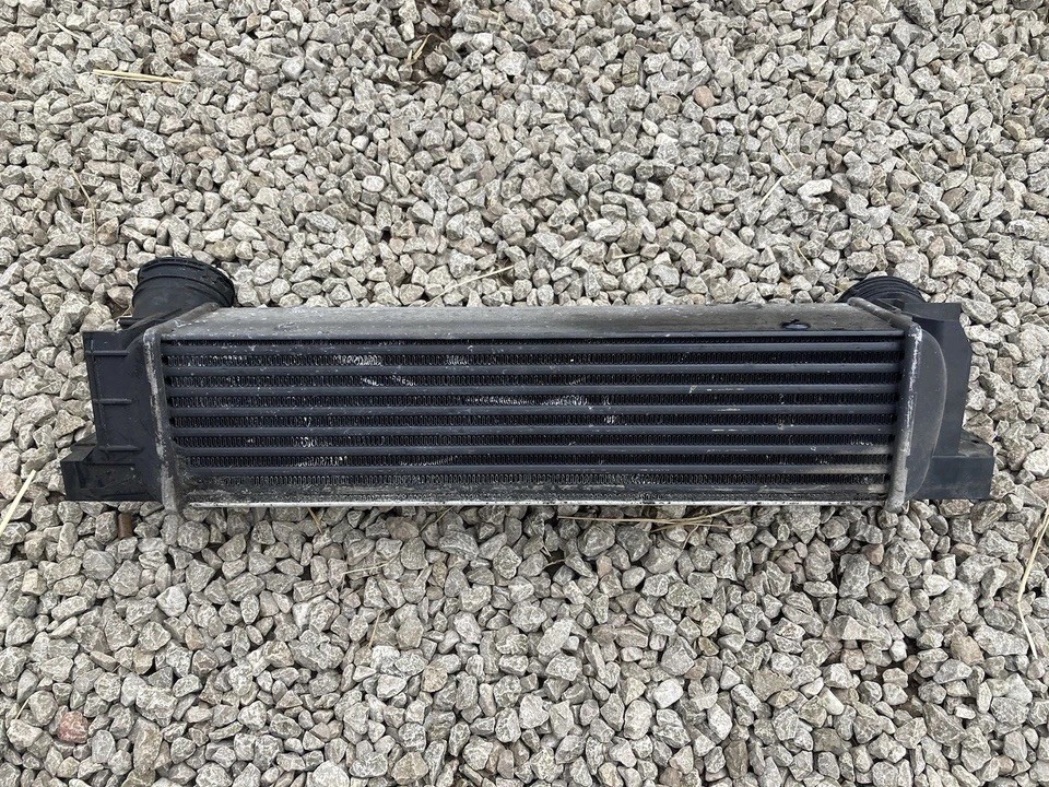 BMW E90,91.92,93 335DINTERCOOLER 7800682 GENUINE