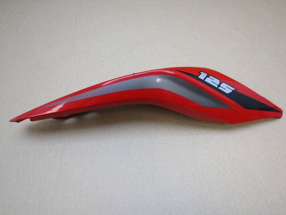Benelli BN 125 2022 993 miles right tail panel (13173)