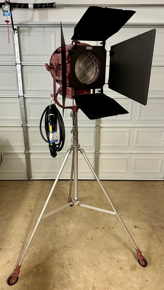 Mole Richardson 412 Junior Solar Spotlight & Mole Richardson light stand Package