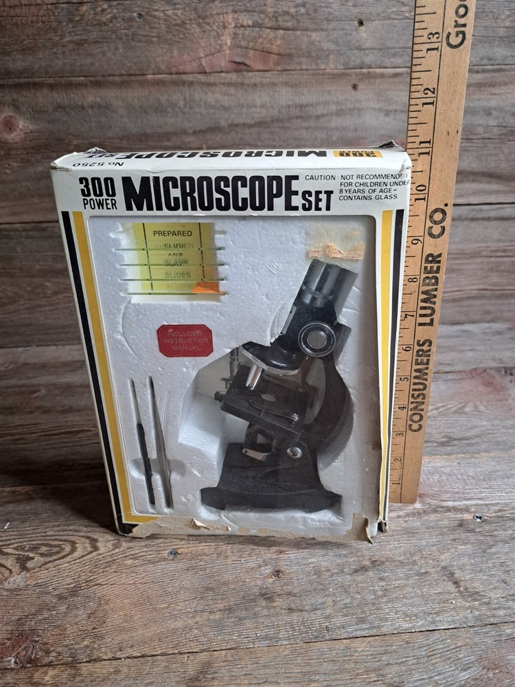 VINTAGE Creative Science 300 POWER MICROSCOPE LAB w/ Slides Original Box