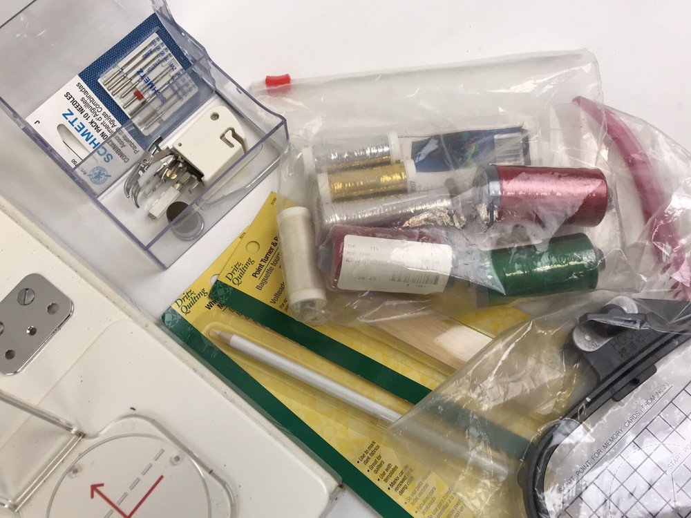 Janome Memory Craft 5000 Computerized Sewing & Embroidery Machine w/ Accessories