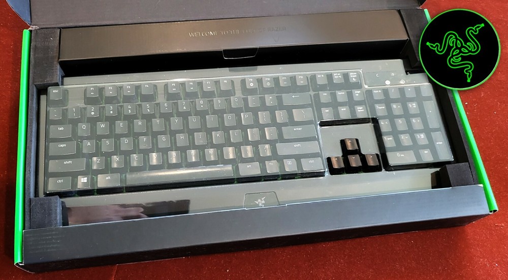 RAZER Keyboard +Goliathus pad, Blackwidow Ultimate, LED Mouse, Microsoft Headset