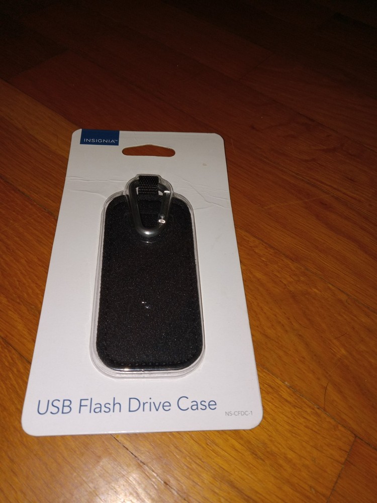 INSIGNIA USB Flash Drive Case