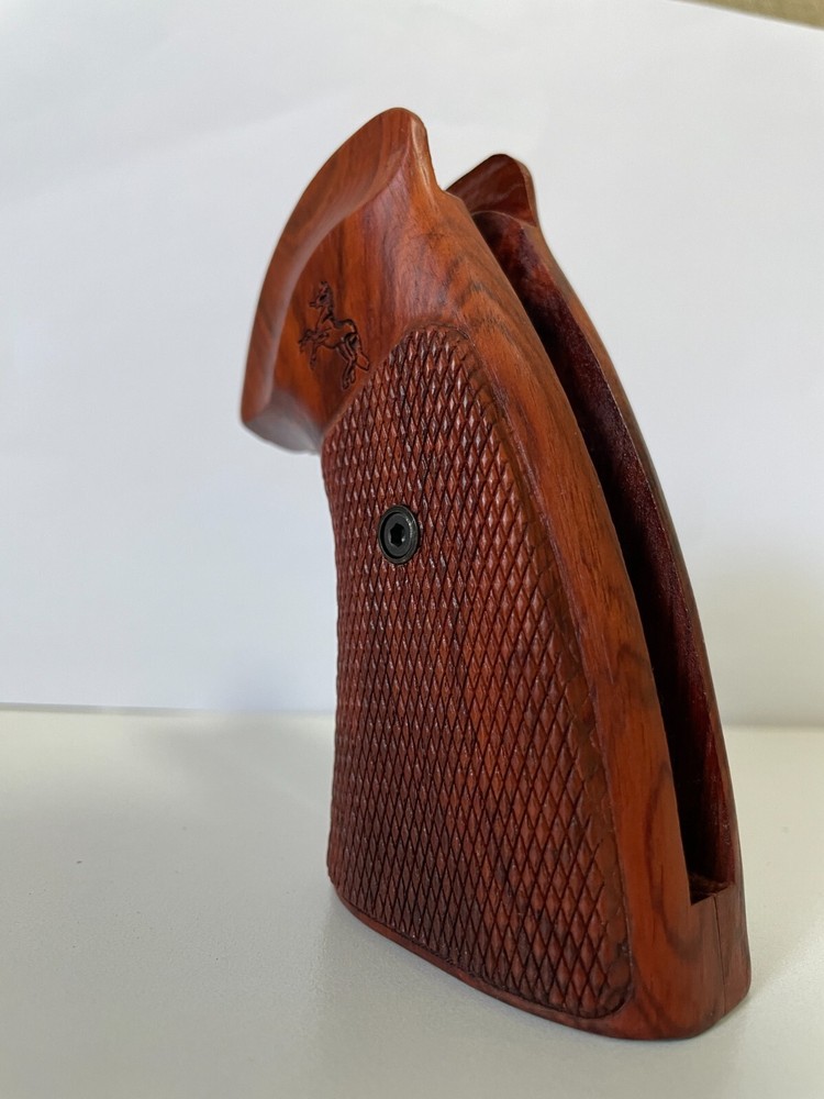 Premium Handmade grips for COLT PYTHON grips (I, E FRAME) Checker on wood