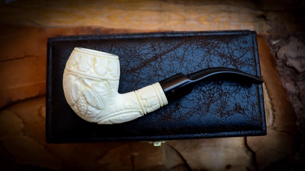 Half BentModel Grape Leaf Pattern Meerschaum Pipe With Leather Case-Astaş Meers.