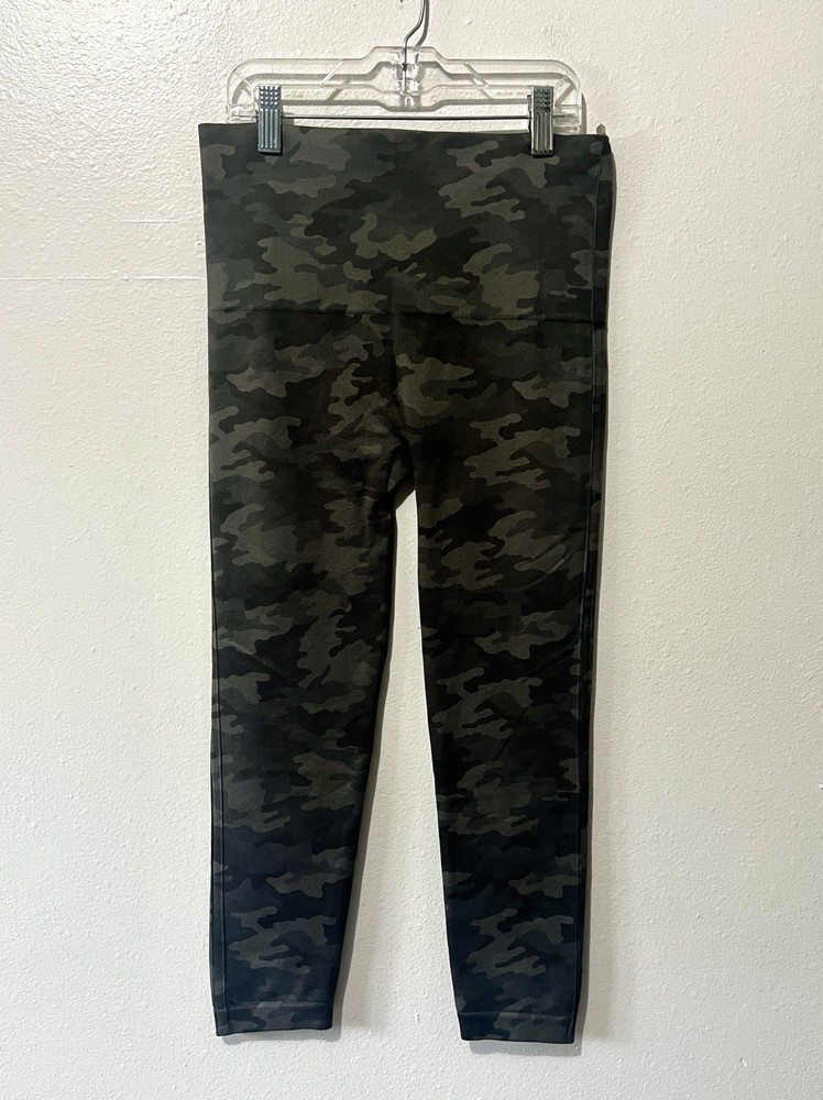 SPANX Seamless Camouflage Cropped Leggings - Large