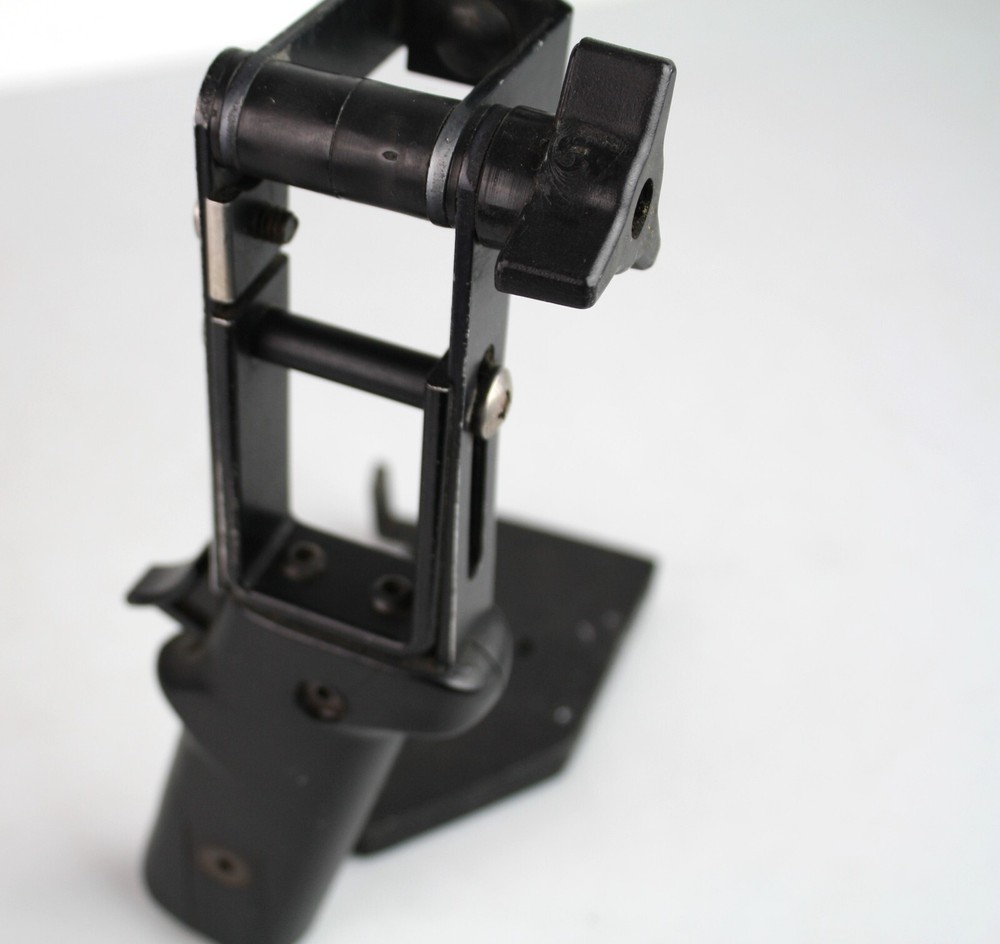 Lindahl Trigger Grip Flash Bracket Med. Format Hasselblad #17.0910
