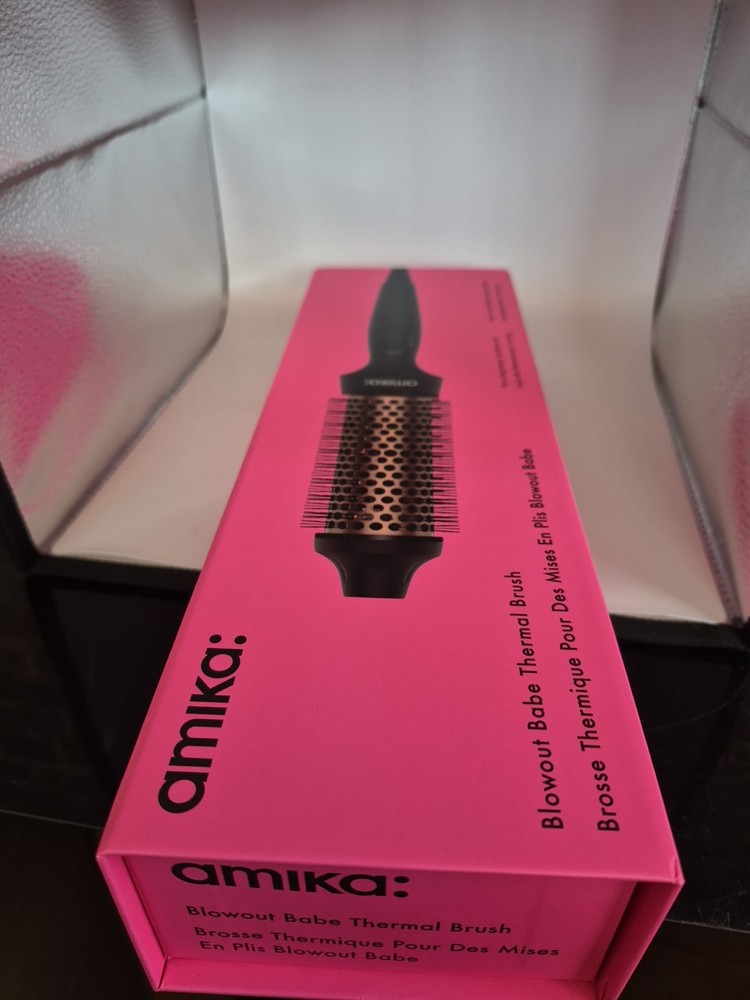 Amika: Blowout Babe Thermal Brush
