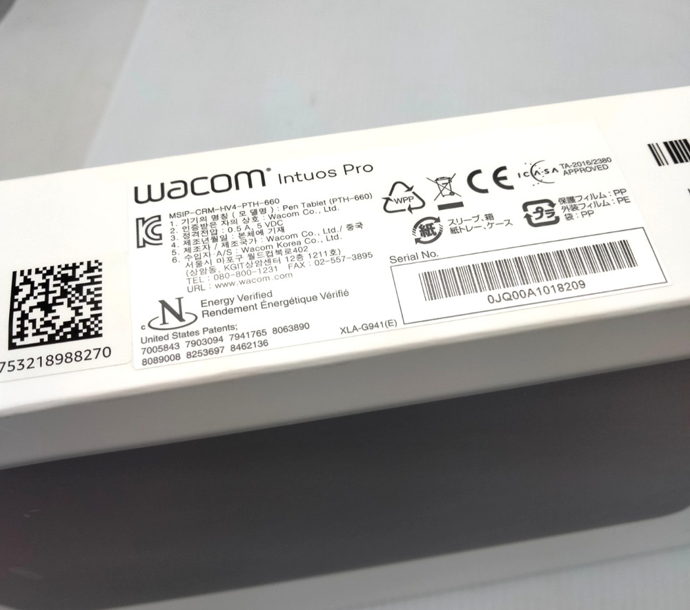 Wacom PTH660 Intuos Pro Medium Creative Pen Touch Tablet open box