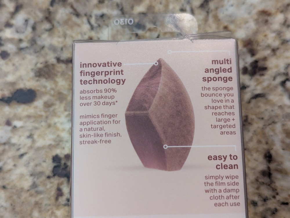 Real Techniques Makeup Saver Sponge
