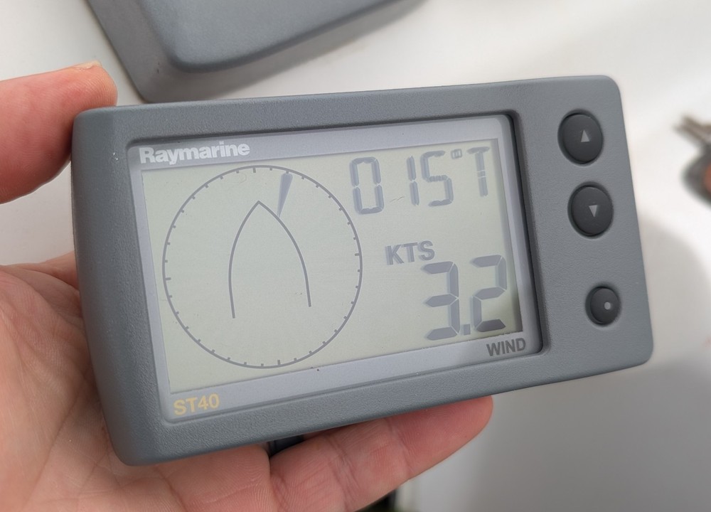Raymarine ST40 E22047 Wind System Speed & Direction Sensor Display - EXCELLENT