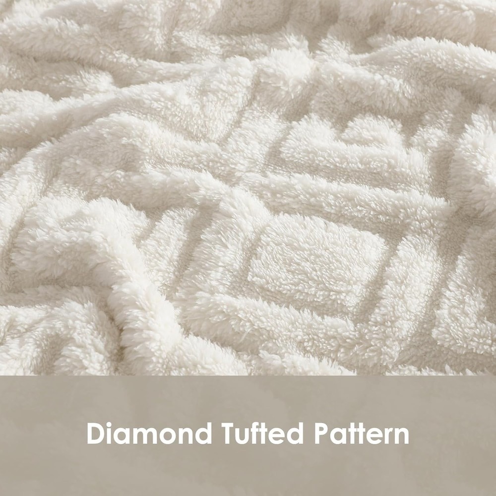 Super Soft Diamond Pattern Throw Blanket - Ultra Cozy Warmth, Plush Fleece