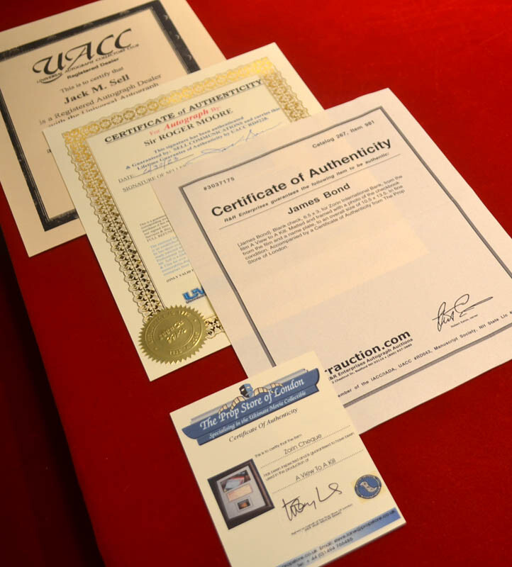 ROGER MOORE Signed JAMES BOND 007, Screen Used PROP, COA PROP STORE, DVD, Frame