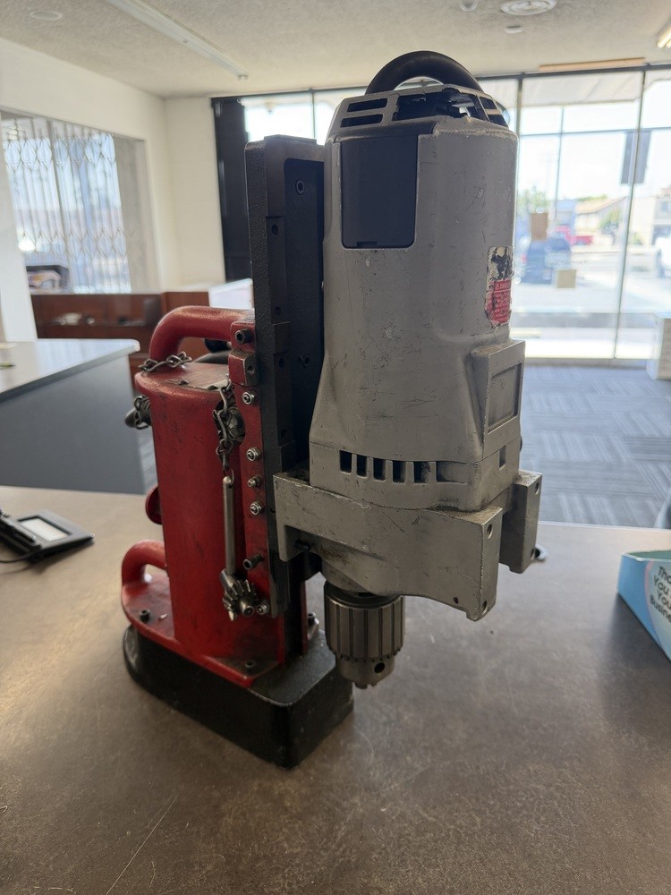 Milwaukee 4202 Electromagnetic Drill Press (1106628)