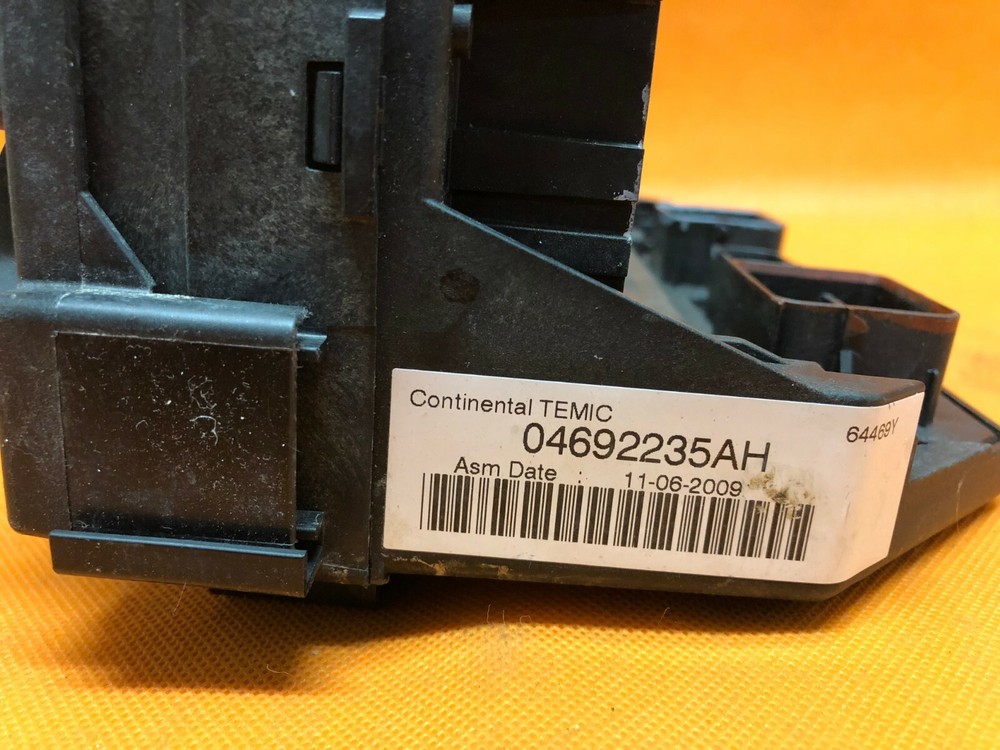 08 DODGE NITRO TIPM FUSEBOX FUSE BOX CONTROL MODULE BCM 04692235AH