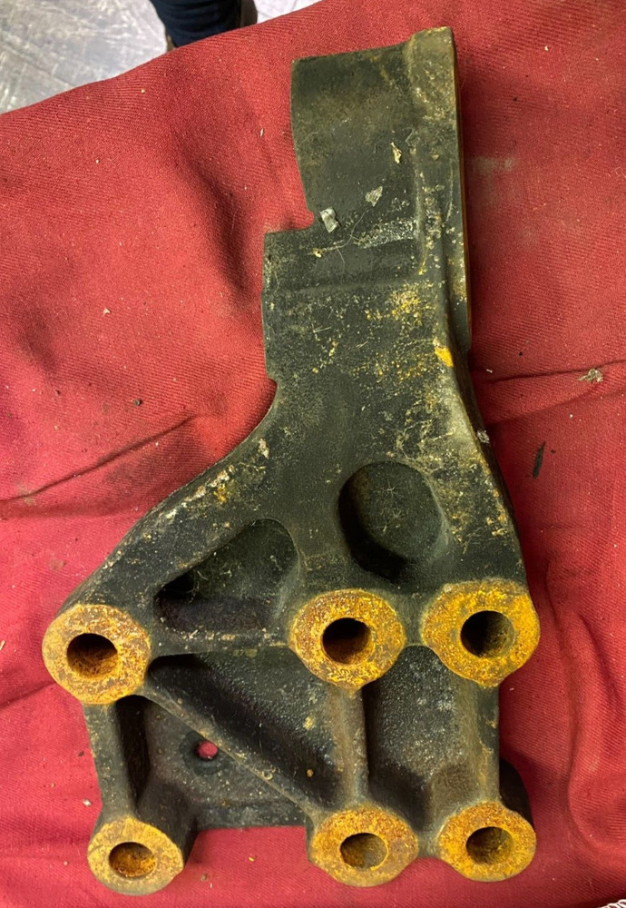 CUMMINS ISX REAR ENGINE MOUNT OEM, 20742027