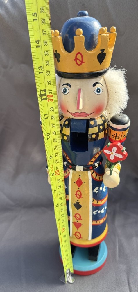 Vintage Blue Queen Nutcracker 15 Inch ￼