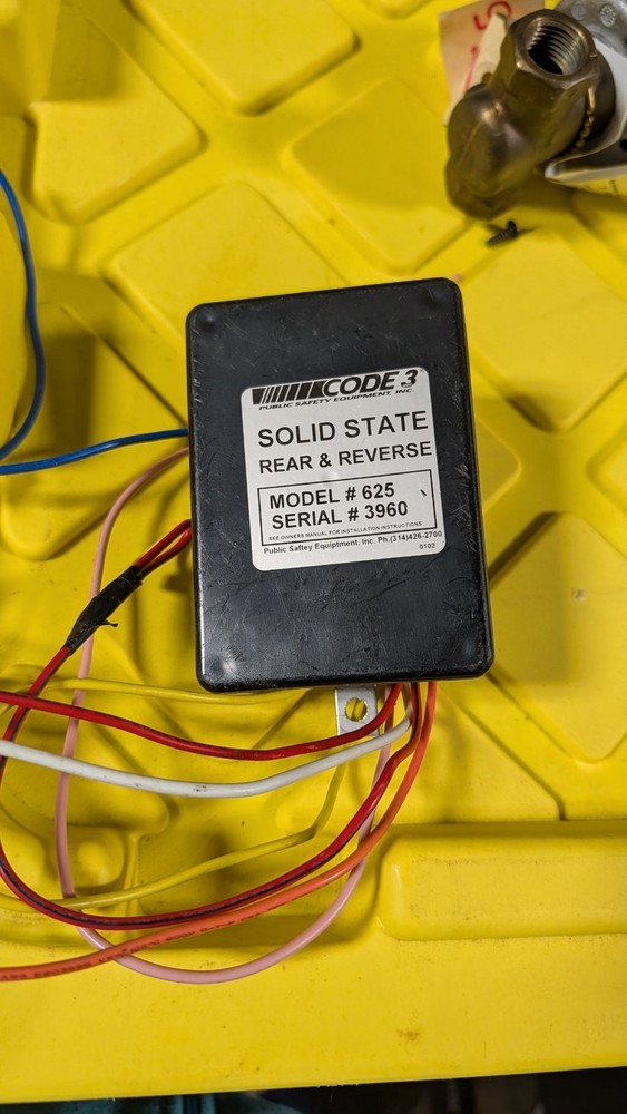 Code 3 Solid State Rear & Reverse Model 625