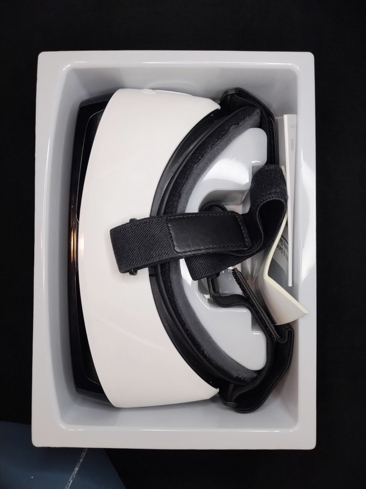 Samsung Oculus Gear VR Headset - Frost White