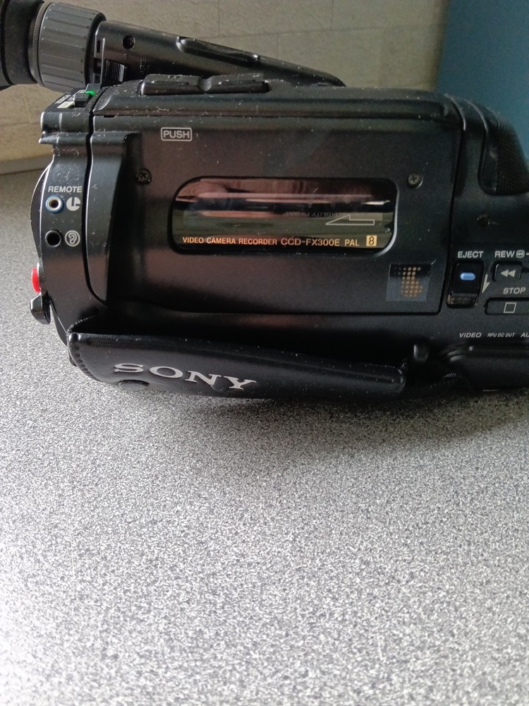 Sony Video 8 Handycam CCD- FX300E Untested