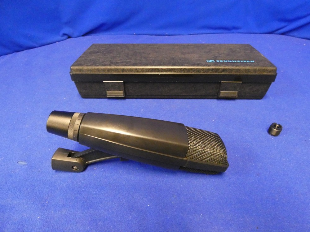 Sennheiser MD 421-II Cardioid Dynamic Microphone w/Case (working-slight dent)