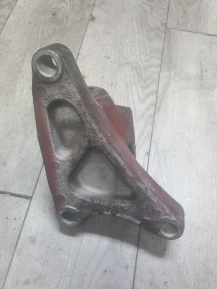 MACK VOLVO D13 ENGINE MOUNT (Left side) 20908865