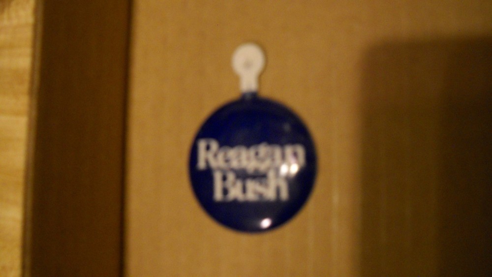 Reagan Bush political pin (collar tab)