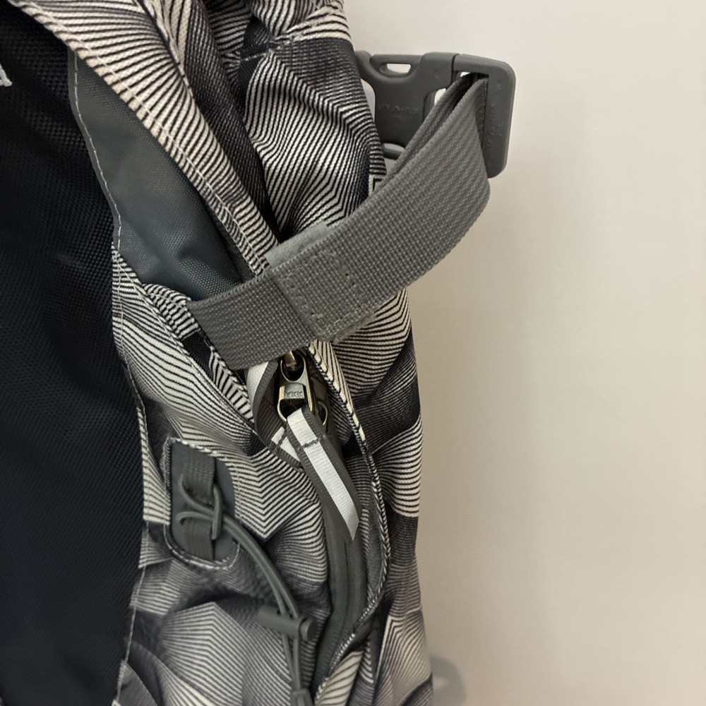 Columbia Bugaboo Stryker Ski Backpack Gray, & Black NWT