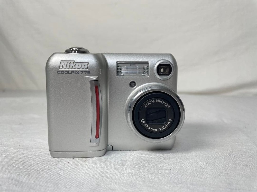 Nikon Coolpix 775 Compact Digital Camera