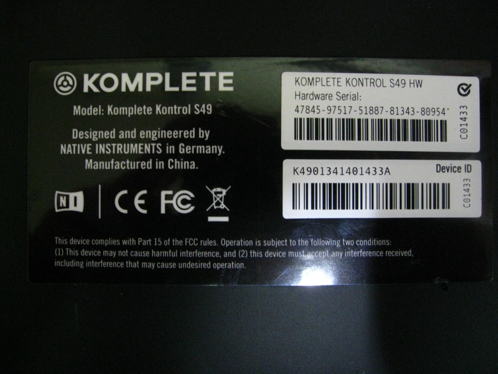 Native Instruments Komplete Kontrol S49 MK1 MIDI Keyboard Controller